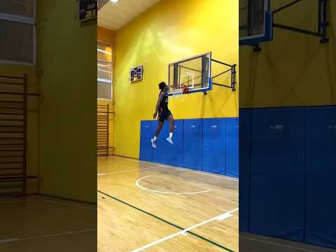 Видео: Who jumps HIGHER?