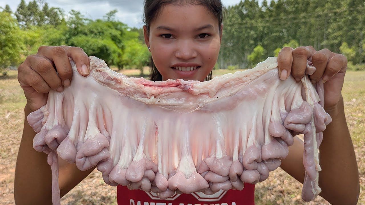 Fried Spicy Chitterlings Recipe | How to Cook Chitterlings | Chitterlings and Holy Basil Recipe