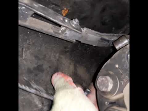 Как снять коробку BMW E 34  4,4 куб