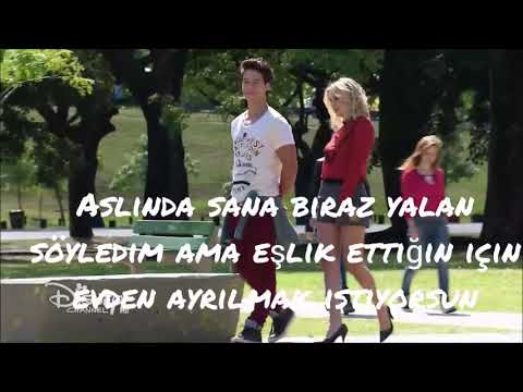 Soy luna ambar ve simon birbirlerini öpüyorlardı!😊😮😗😗💜💜💙💙