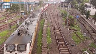 DEPARTURE OF 22935 PALITANA WEEKLY SF EXPRESS DEPARTING FROM BANDRA TERMINUS HAULT WITH BRC WAP-7