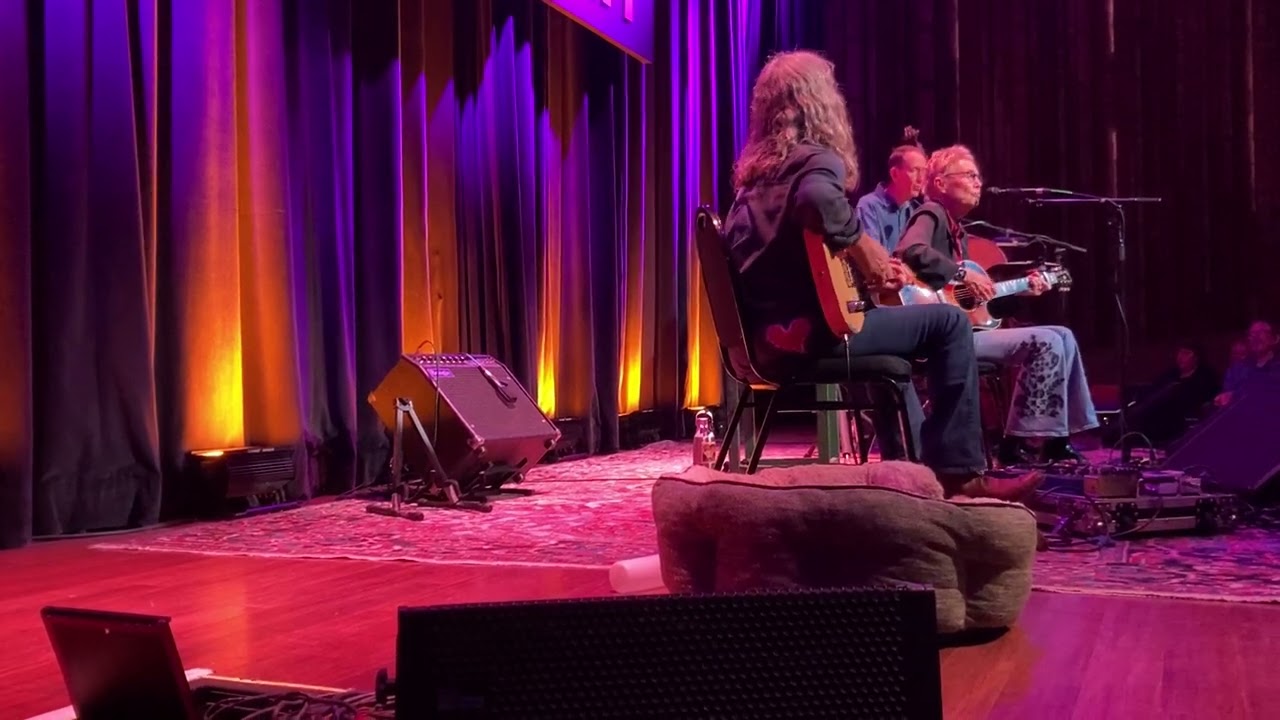 Eliza Gilkyson live at The Freight and Salvage: "Dark Night of the Soul"