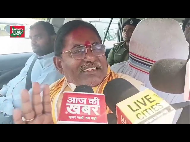 बिहार के मुख्यमंत्री नीतीश कुमार के ट्वीट के पार्टी के कार्यकर्ता हंगामा और धरने पर नजर आ रहे है l