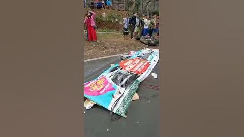 Kecelakaan beruntun empat orang t3was di tempat #video #viral #shorts #status