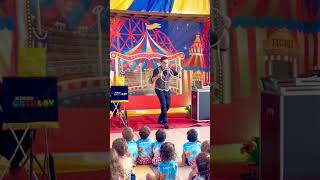Mágico Anthony na escola Maria Montisori