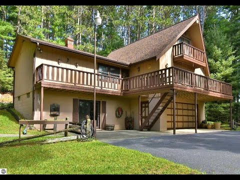 3233 Sunset Lane, Traverse City, MI home video tour