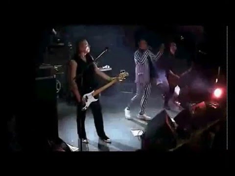 Наив - Fight, Rebel & Riot