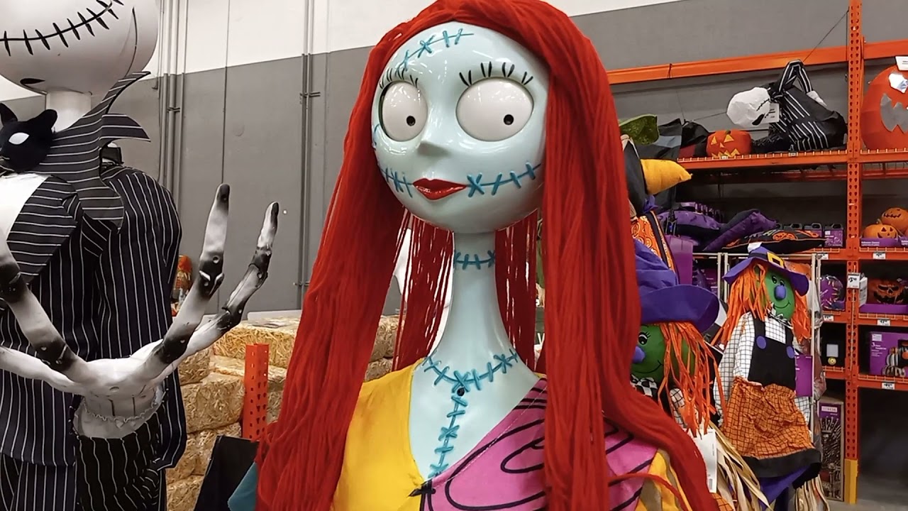 Setting up a Life Size Animated Jack & Sally singing "Sally's Song" 2021 Nightmare before
