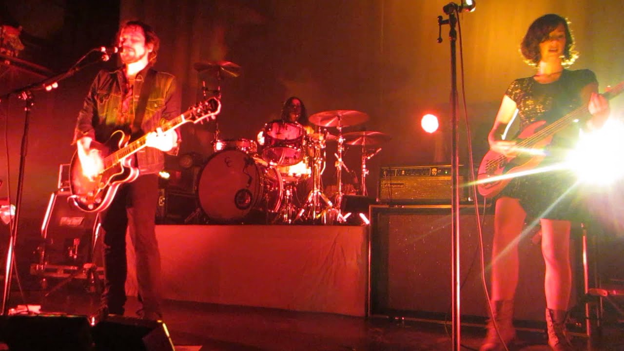 Silversun Pickups performing Kissing Families at The Norva - YouTube