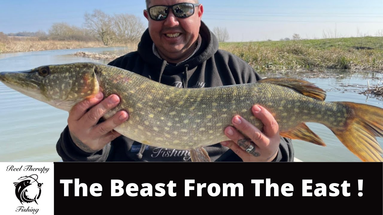 Pike Fishing The Freshwater River Stour | Small Boat Pike Angling | Lure Fishing | Dead Baiting | UK