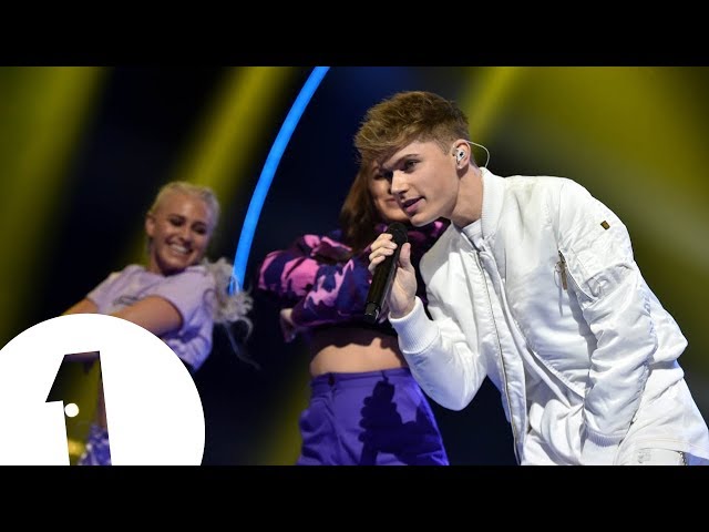 HRVY - Personal / Wish You Were Here (Radio 1's Teen Awards 2018) class=