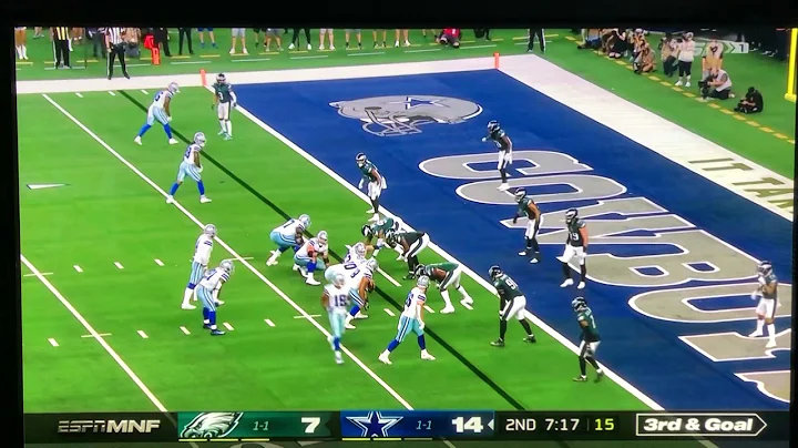 Ezekiel Elliott vs Alex Singleton goal line
