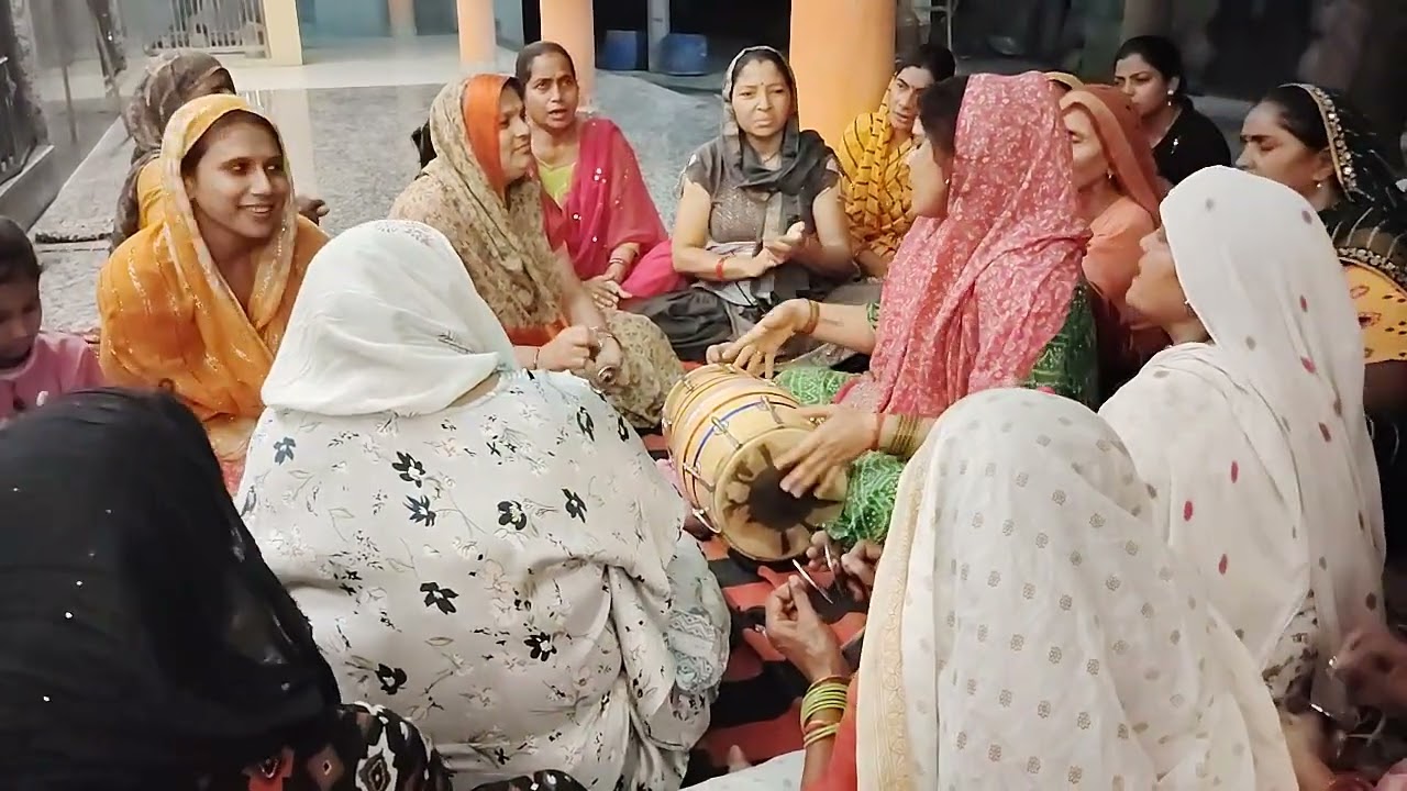 बंसी_बारे_से_लगाले_दोऊ_नैना_जा_दुनिया_मै_कुछ_है_ना_भजन🌼🔥💯#attitude #song #trendingshorts #funny