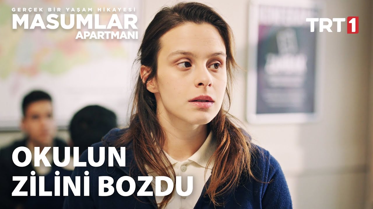 Neriman, okulun hoparlöründen şarkı açtı - Masumlar Apartmanı Özel Sahneler