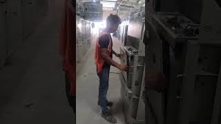Inspecting the Internal Mechanism Industrial Electrical Circuit Breaker #viral #shorts #electrical