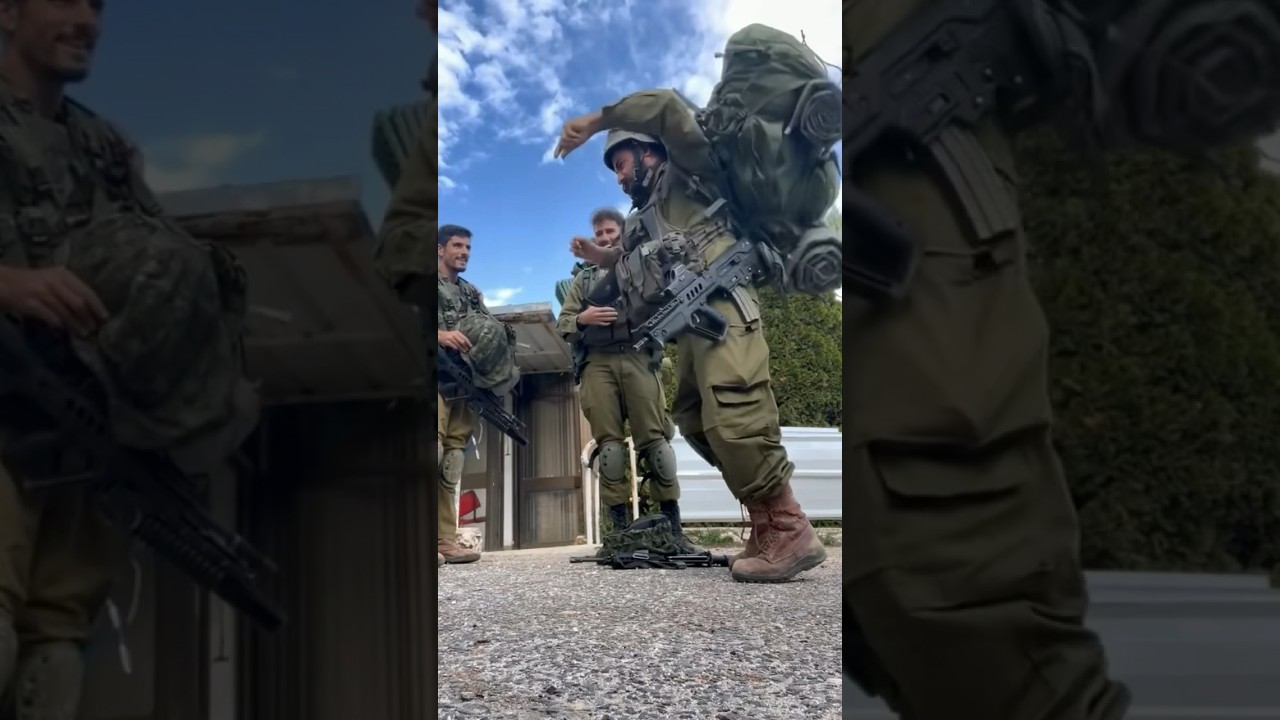 What Israeli Soldiers Carry 