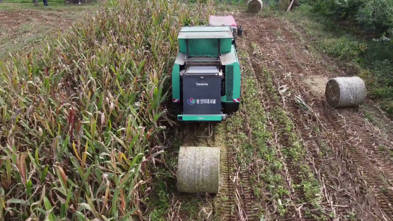 ULTRANET -  making corn silage - baler :  takakita