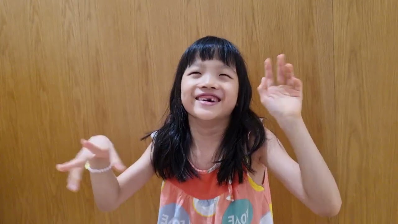 Movie review by Riso - Encanto (snuggle up and get ready to watch my movie review!)