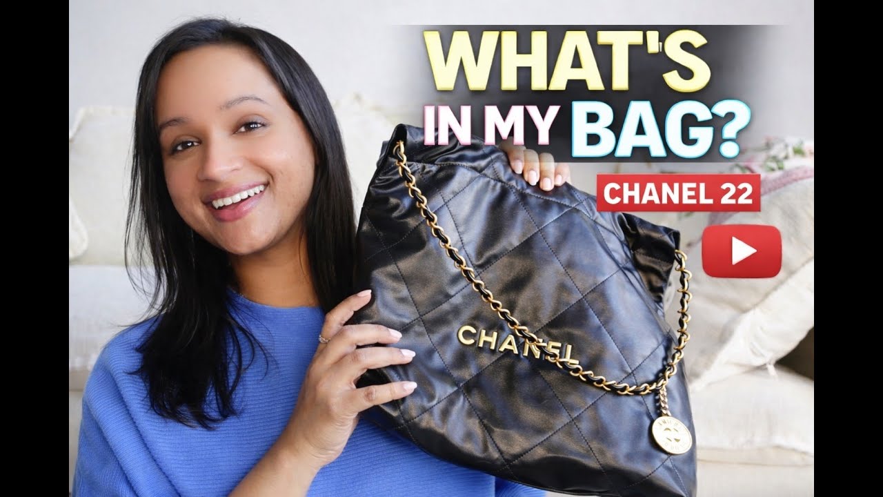 What's in my bag Ft. Chanel 22 + REVIEW