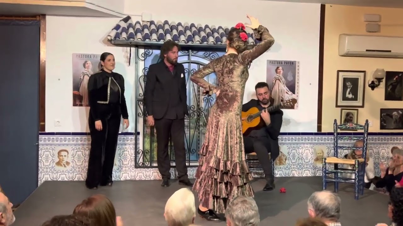 Lucía Benavides en Torre Macarena… Soleá por bulerías