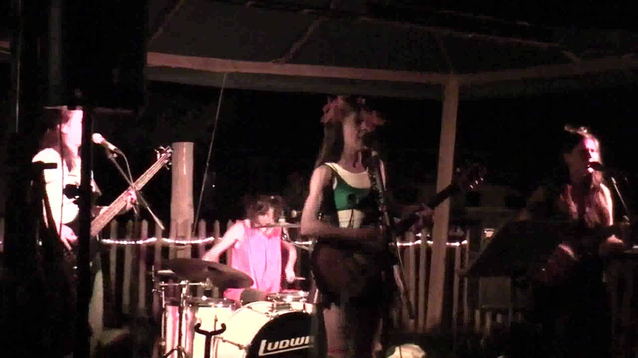 LES FOUFOUNES ÉLECTRIQUES "LA COUILLE MOLE" 24 JUILLET 10.avi