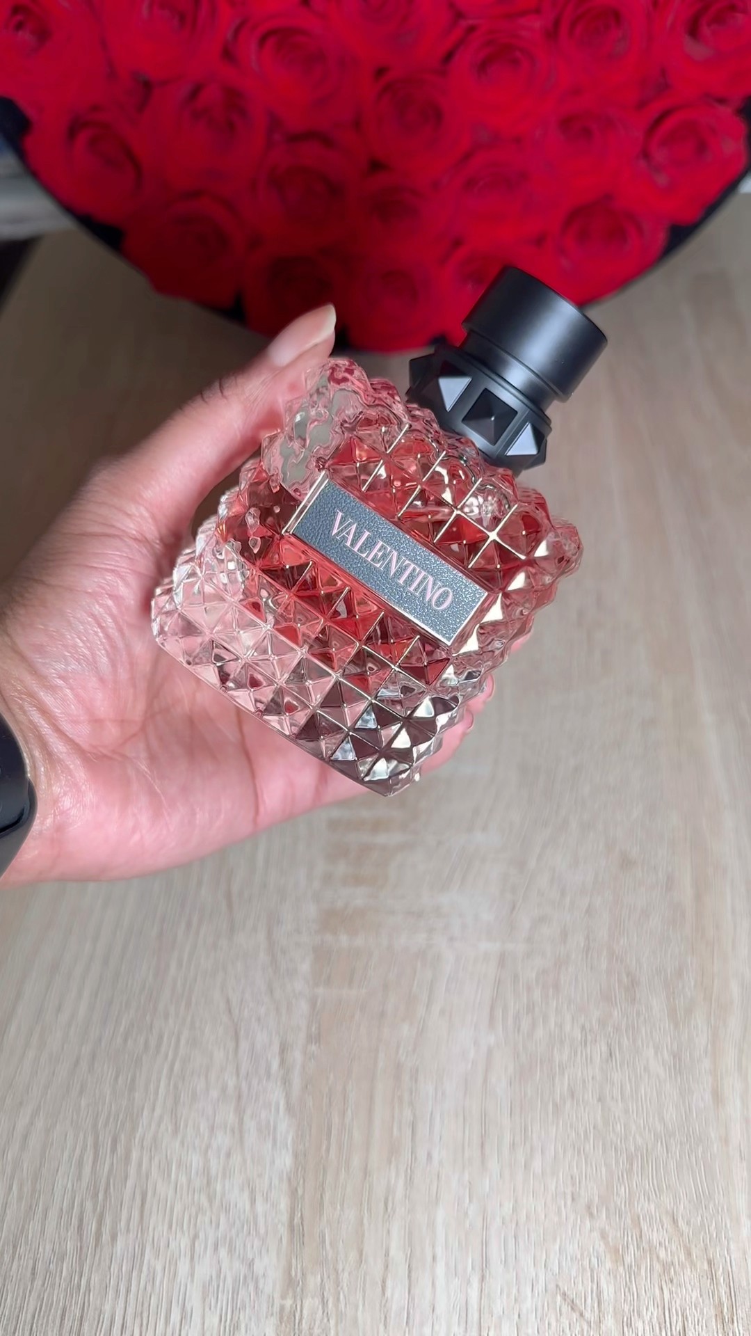 Valentino Donna Born In Roma unboxing - YouTube