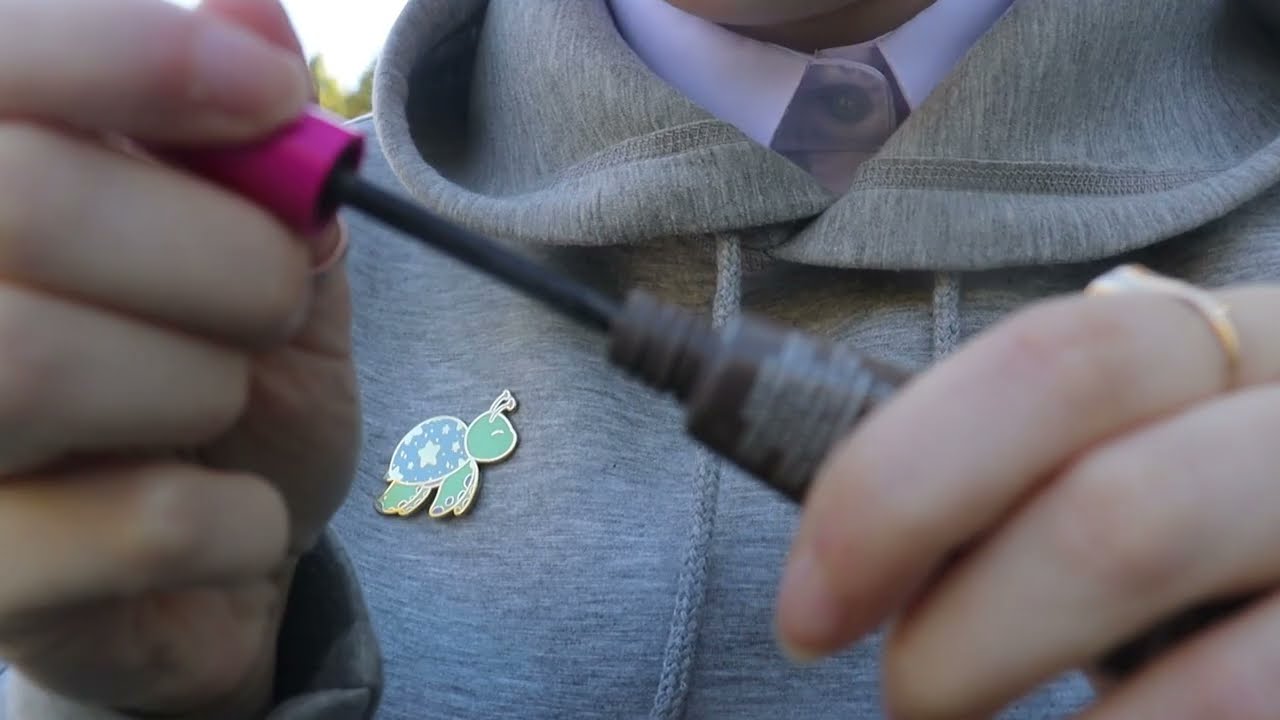 ASMR 🐢touching up your makeup | directly on camera [ no tapping, no mouthsounds, outdoor] 