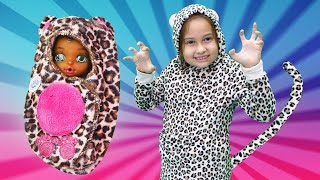 ¡Selin y su disfraz de leoparda! Juegos para niñas. Video para niñas