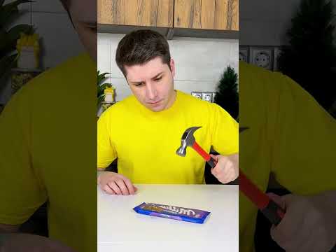 Кот обменял шоколад на телефон своего хозяина 🍫 #short