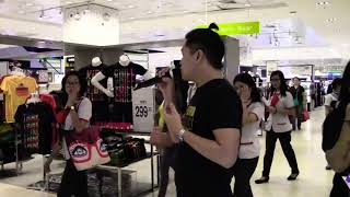 Instant Concert😱Kahit Mga Shoppers Napa Palakpak Sa Galing Ni Kuyang Ke Salesman😳