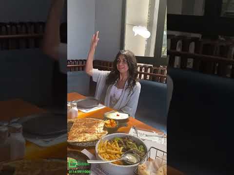 الطريقة الصح للتعامل مع الويتر في المطعم النادل Etiquetteexpert Etiquette ايمان عفيفي اتيكيت 