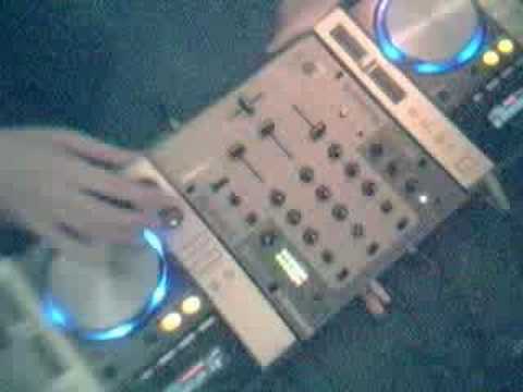 Dj umut mixerde techno clap
