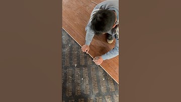 Thi công sàn nhựa giả gỗ cải tạo nền nhà cũ ẩm | Thi công sàn nhựa hèm khóa | Lê Hạ Haroma