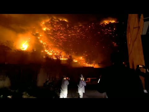 China city burning for 4 days 4 nights! Unstoppable wildfires show fury in Guizhou