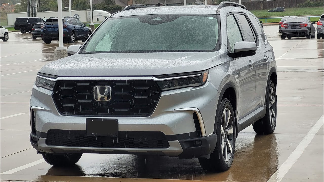 2023 Honda Pilot Touring Startup, Engine Bay, and Horn - YouTube