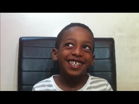 funny-kids-trying-to-learn-english-words.-amazing-pronunciation