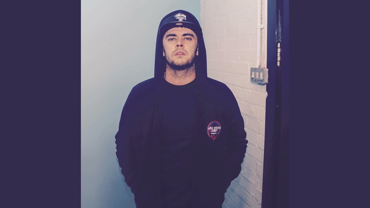 在 YouTube 上观看 The Damn Guy