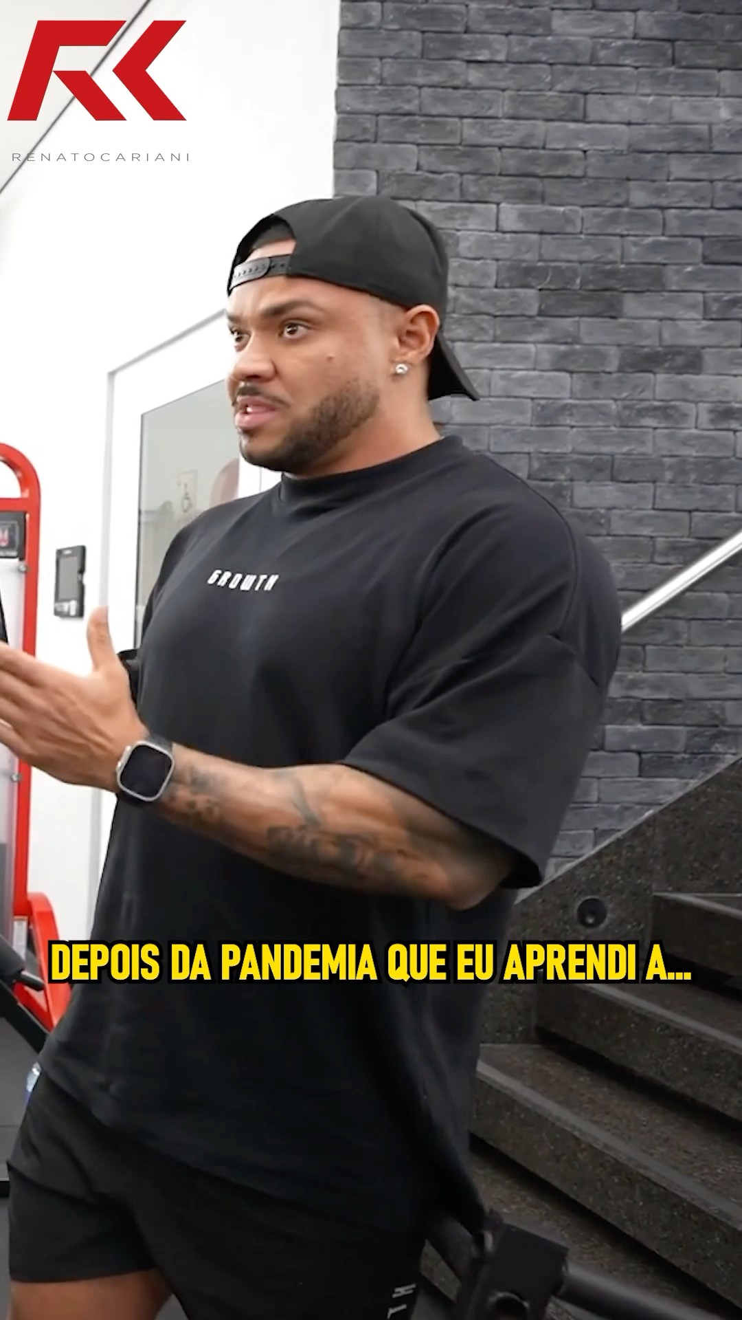 MC KAPELA FALA SOBRE A MUDANÇA QUE A MUSCULAÇÃO FEZ NA SUA VIDA! #renatocariani #mckapela #treino