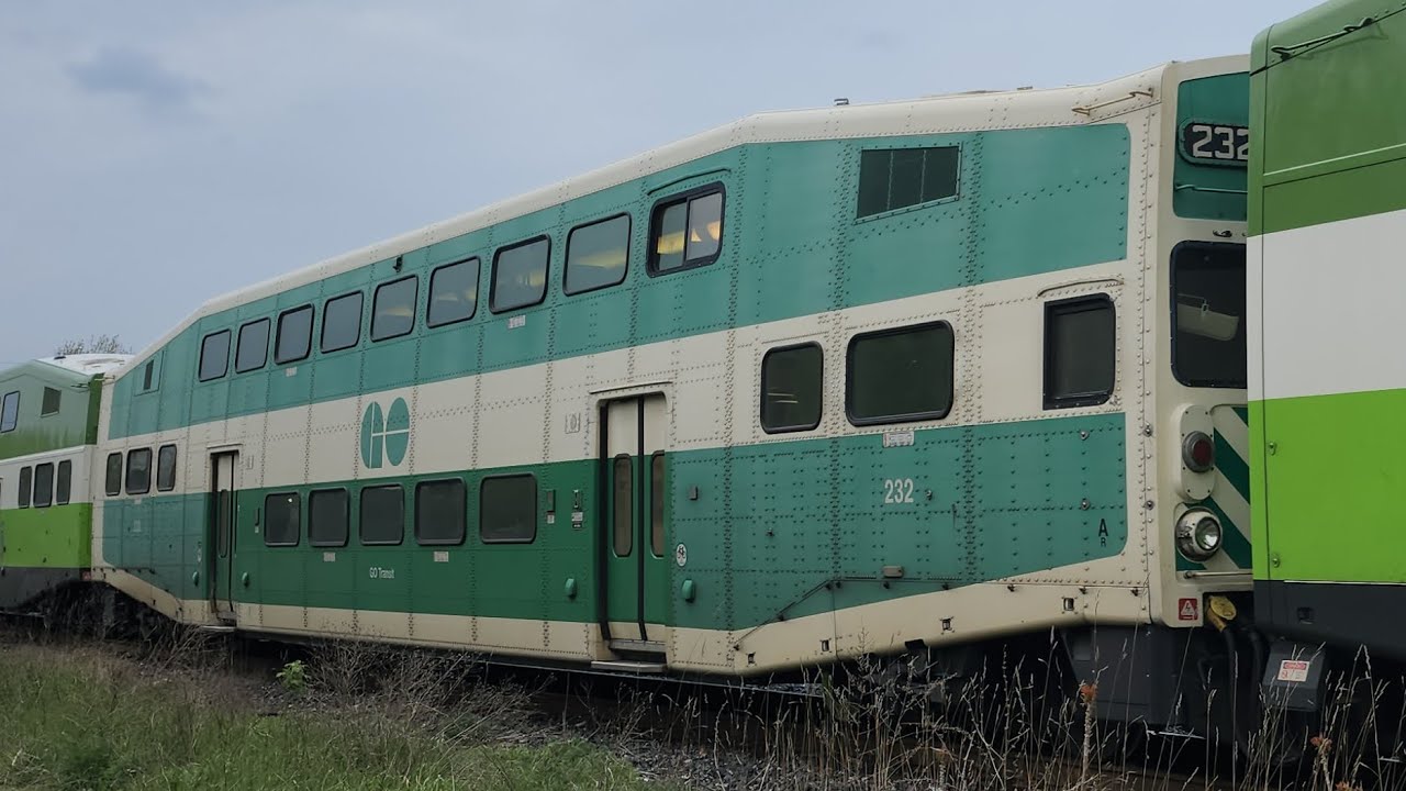 (Mid Old Cab Car 232) GO 1732 - 625 With 359 In Hamilton Ontario - YouTube