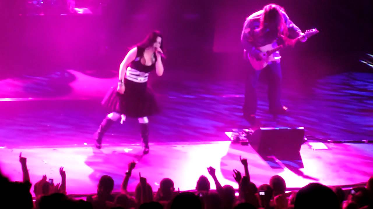 FULL HD EVANESCENCE-BRING ME TO LIFE-WAKE ME UP INSIDE-LIVE HAMMERSMITH