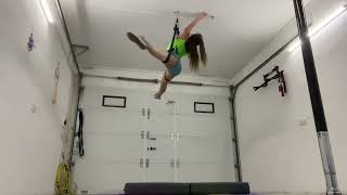 Trapeze split