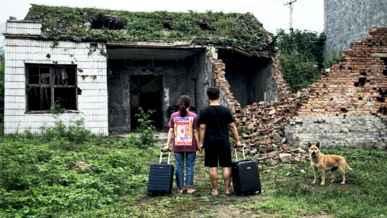 The couple spent $10,000 to buy a dilapidated house and renovate it into a dream home.