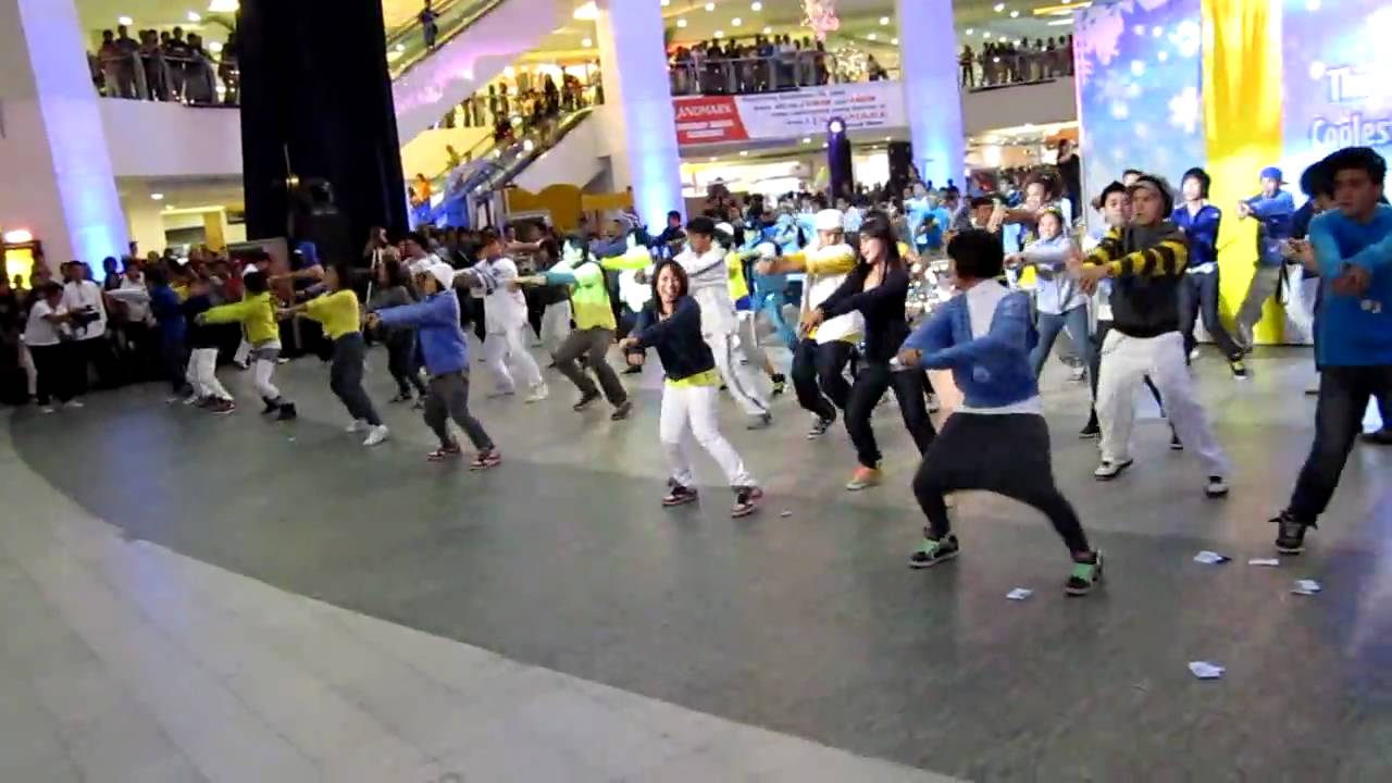 Mob Dance in Trinoma Activity Center