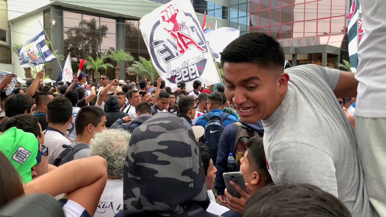 BANDERAZO COMANDO SVR ALIANZA LIMA CLÁSICO 2019