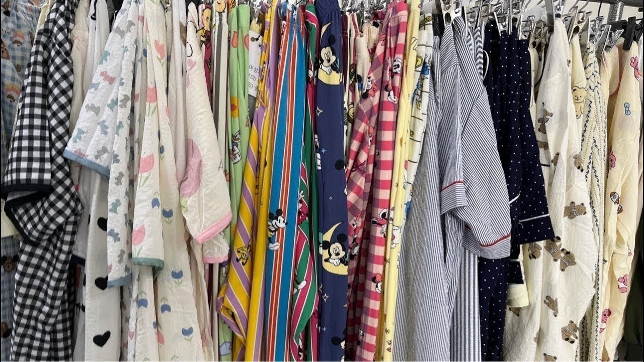 도매 땡처리!!!! #의류 #동대문 #덤핑 #남성복 #여성복 #맨투맨 #후드 #쇼핑몰 #도매 #의류라방