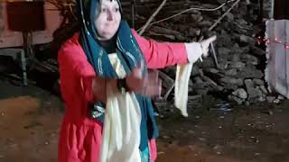 Yayla Kizi Söz Müzi̇k Zarali Asli Si̇vas Alahaci Köyünde Düğünden Bi̇r Kare