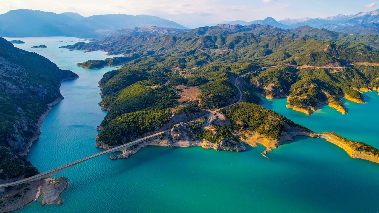 Ταξιδεύοντας με φουσκωτό στην λίμνη Κρεμαστών και στα στενά του Αχελώου