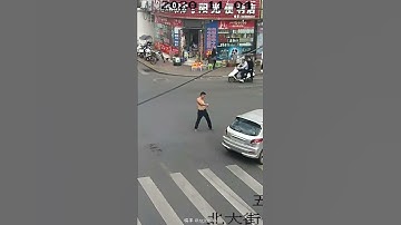 TIKTOK CHINA 🇨🇳: Túy quyền phiên bản ôtô. Võ sư thiếu lâm xuất sơn múa túy quyền🕺🕺🕺