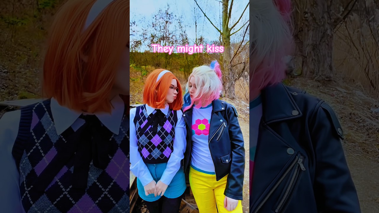 Two best friends in a room | Zoé & Sabrina @nikkihatsunecosplay #miraculous #cosplay #shorts
