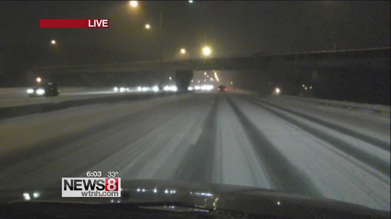 Snow fall begins to create slippery road conditions - YouTube